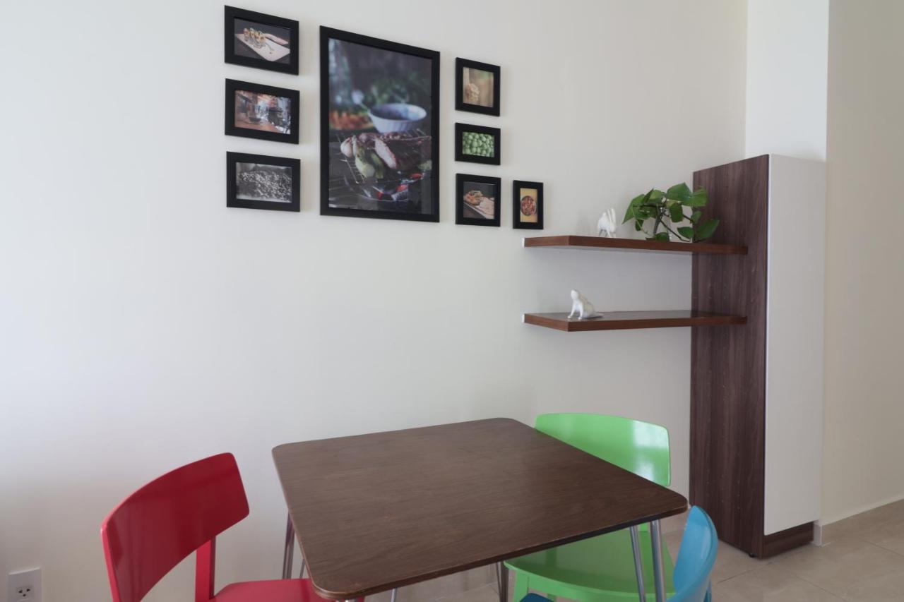 Deluxe With Balcony, Pool, Fitness And Yoga * Ho-Chi-Minh-Stadt